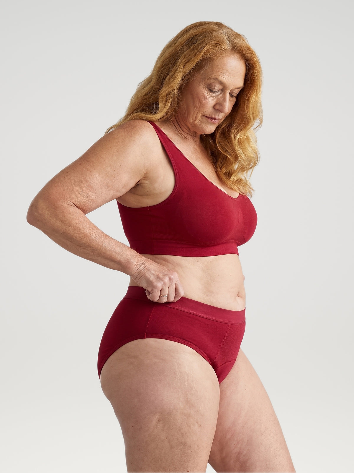 Naadloze Brief rood, detail van de brede tailleband