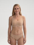 Naadloze Brazilian apricot, vooraanzicht aan model